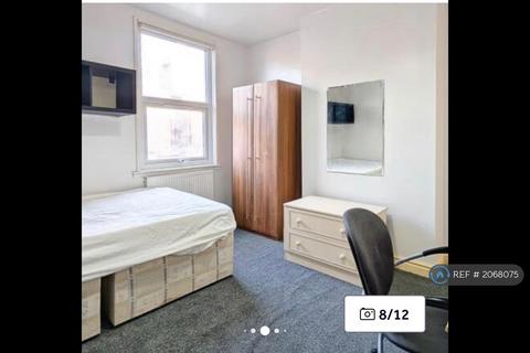 2 bedroom terraced house to rent, Lenton, Lenton , Nottingham, NG7