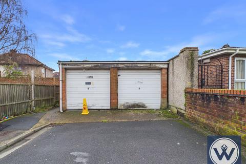 Garage for sale - Haven Close, Hayes, UB4 8AW