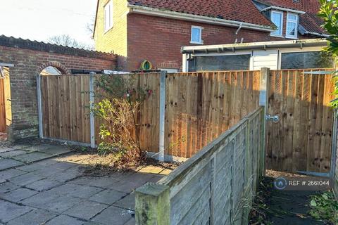 3 bedroom terraced house to rent, Margaret Paston Avenue, Norwich, NR3