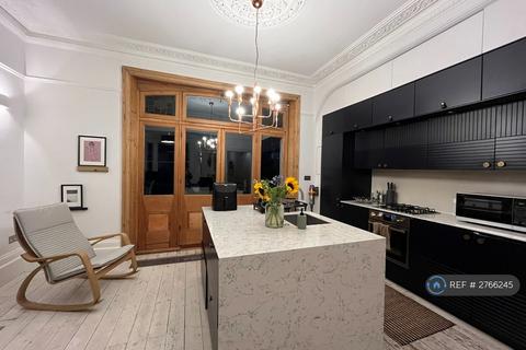 3 bedroom terraced house to rent, Barton Road, Greater London, W14