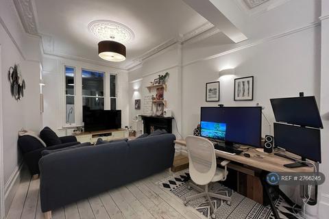 3 bedroom terraced house to rent, Barton Road, Greater London, W14