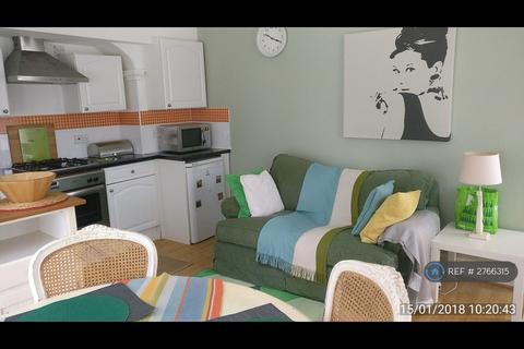 2 bedroom flat to rent, Knighton Park Road, Leicester, LE2