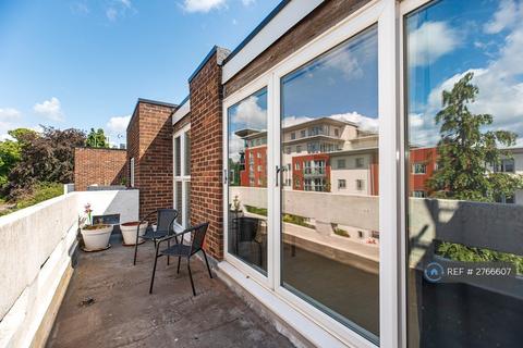 undefined, Constitution Hill, Woking, Surrey, GU22