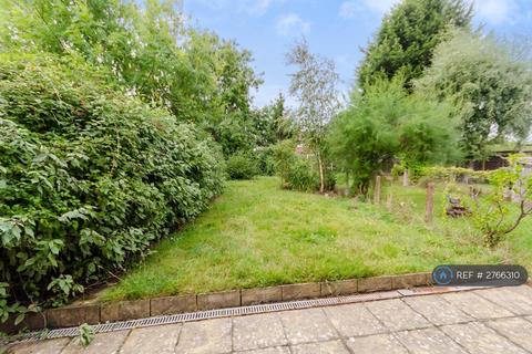 4 bedroom semi-detached house to rent, Rickyard, Guildford, GU2