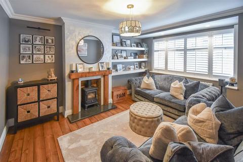 4 bedroom semi-detached house for sale, Mountnessing Road, Billericay