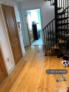 2 bedroom flat to rent, Castle Court, London, SW15