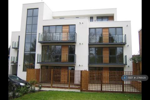 2 bedroom flat to rent, Kenton Road, Harrow, HA3