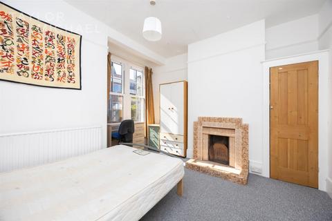 5 bedroom terraced house to rent, Trinity Street, Brighton