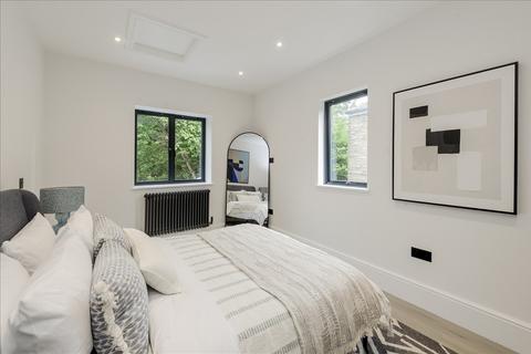 3 bedroom flat for sale, Goodwin Road, Shepherd's Bush W12