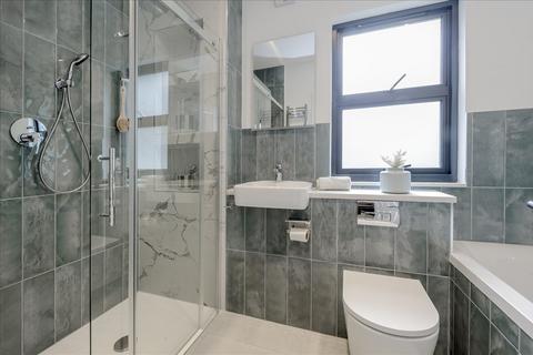 3 bedroom flat for sale, Goodwin Road, Shepherd's Bush W12