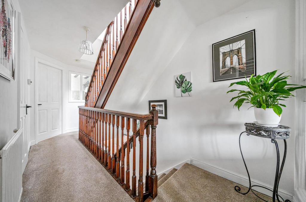 Middle Stairway