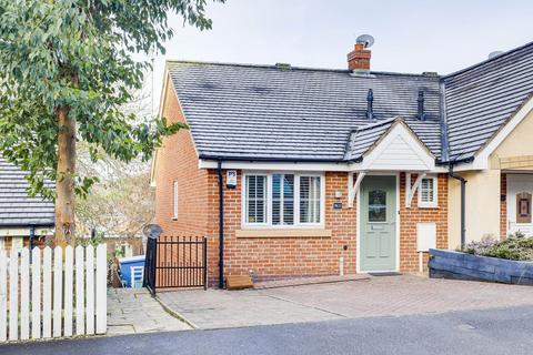 3 bedroom end of terrace house for sale, Blackthorn Close, Nottingham NG4
