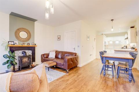 3 bedroom end of terrace house for sale, Blackthorn Close, Nottingham NG4