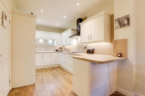 3 bedroom end of terrace house for sale, Blackthorn Close, Nottingham NG4