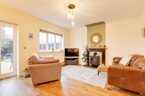 3 bedroom end of terrace house for sale, Blackthorn Close, Nottingham NG4
