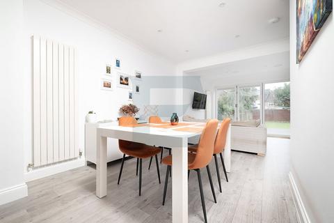 undefined, Bunns Lane, Mill Hill, London, NW7