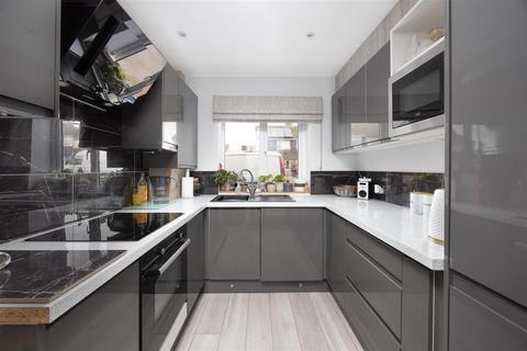 2 bedroom end of terrace house for sale, Burnett Road, Trowbridge