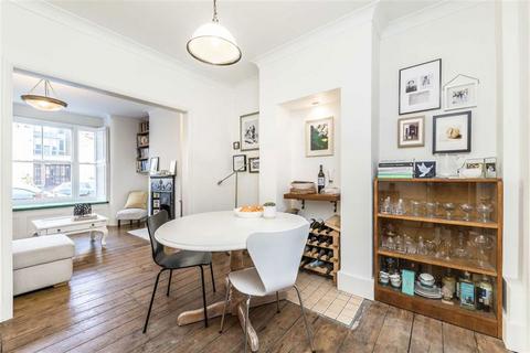 3 bedroom house to rent, Hassendean Road, London SE3