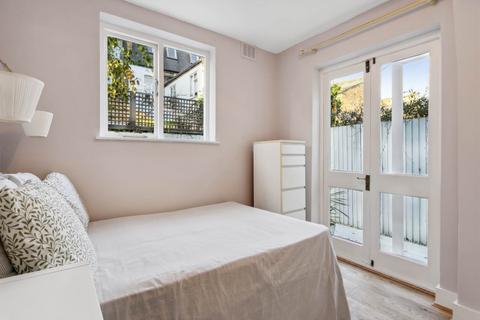 2 bedroom flat to rent, Brookville Road , London ,