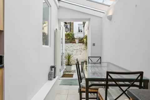2 bedroom flat to rent, Brookville Road , London ,