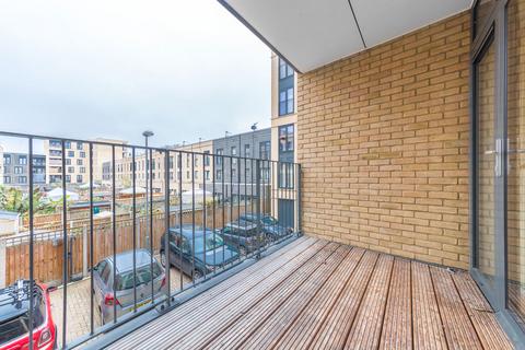 2 bedroom flat to rent, Cowley Road, London SW9