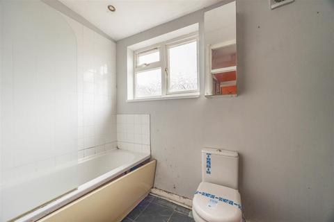 4 bedroom terraced house for sale, ALBANY AVENUE, Westcliff-On-Sea