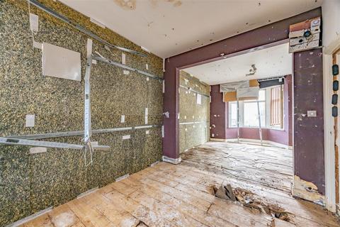 4 bedroom terraced house for sale, ALBANY AVENUE, Westcliff-On-Sea