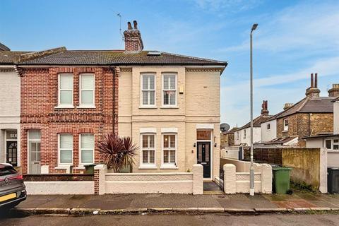 2 bedroom end of terrace house for sale, Fairlight Road, Eastbourne