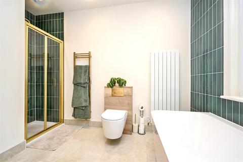 2 bedroom end of terrace house for sale, Fairlight Road, Eastbourne