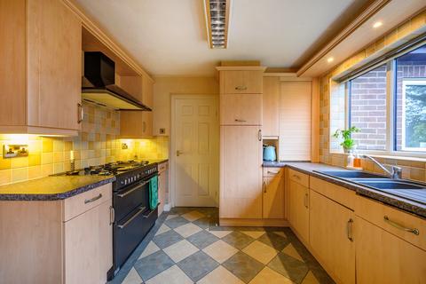 6 bedroom detached house for sale, Westwood Close, Leeds, LS27