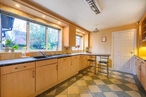 6 bedroom detached house for sale, Westwood Close, Leeds, LS27