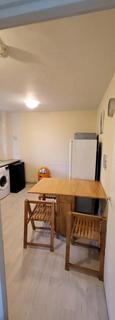 1 bedroom flat to rent, Hollybush Gardens