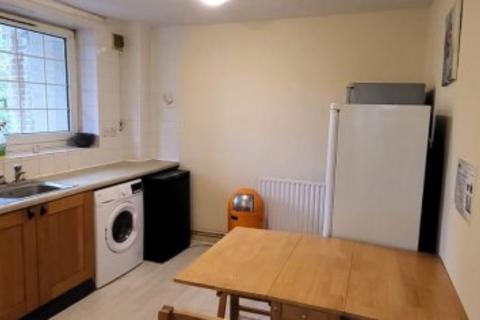 1 bedroom flat to rent, Hollybush Gardens