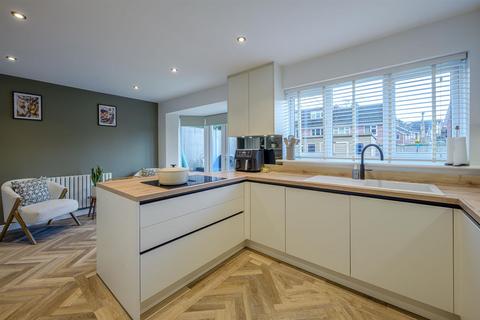 4 bedroom detached house for sale, Kirkpatrick Drive, Wordsley, DY8 5TG