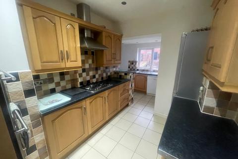 2 bedroom flat to rent, Queslett Road, Great Barr, Birmingham, B43