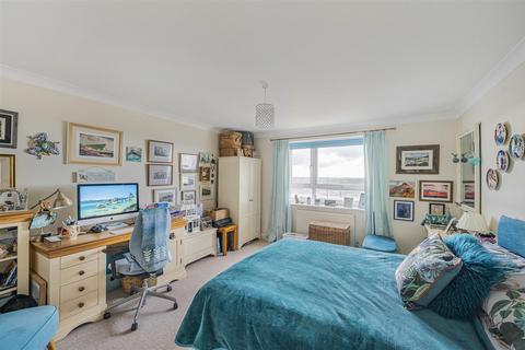 2 bedroom flat for sale, Hardwicke House, Esplanade, Seaford