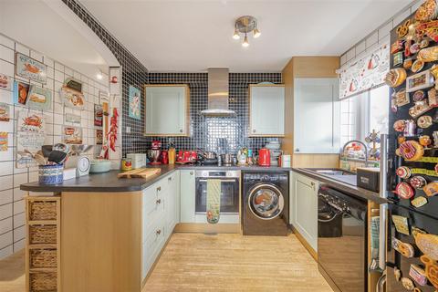 2 bedroom flat for sale, Hardwicke House, Esplanade, Seaford