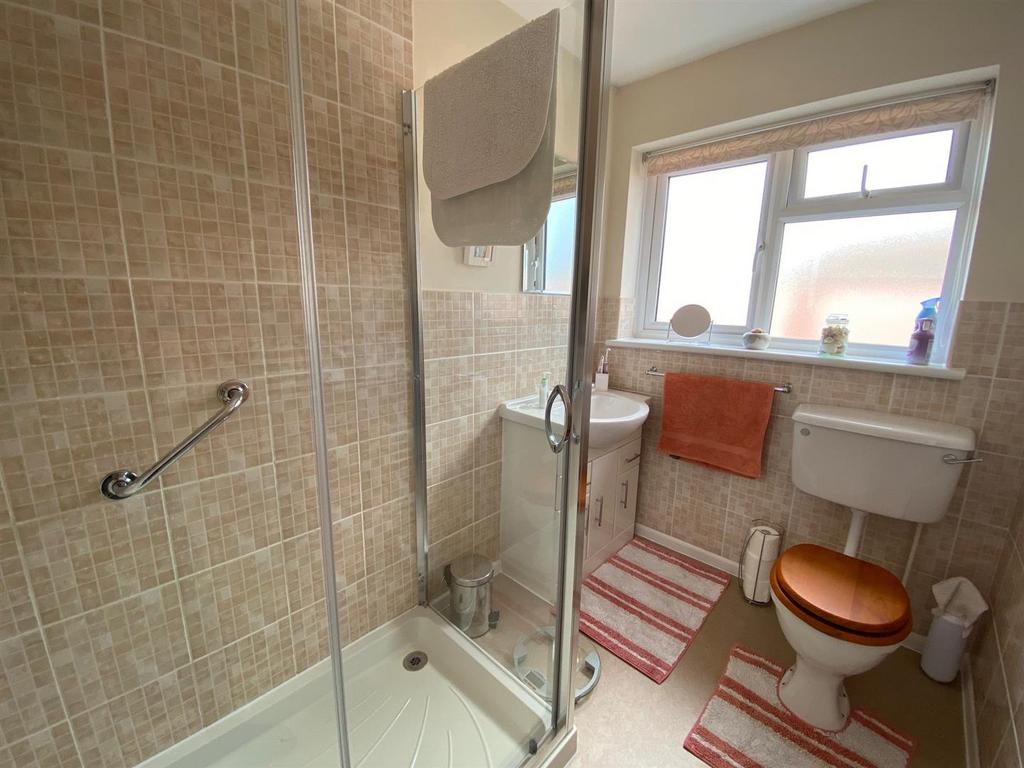 Shower Room.jpg
