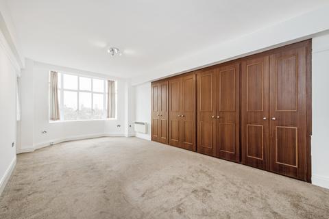 undefined, Gray's Inn Road, London, WC1X