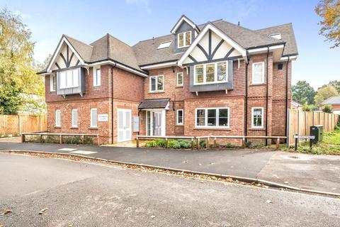 undefined, Kingsway, Surrey GU21