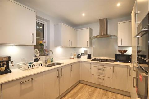 undefined, Kingsway, Surrey GU21