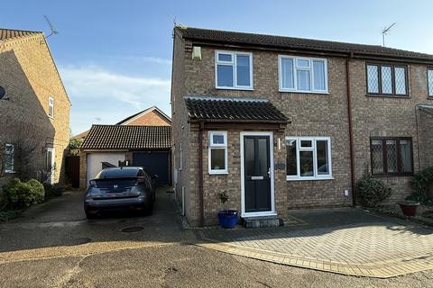 3 bedroom semi-detached house for sale - Chelmer Close, Kirby Cross, Frinton-on-Sea, CO13