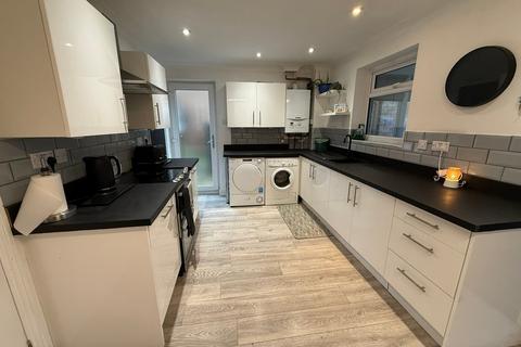 3 bedroom semi-detached house for sale, Chelmer Close, Kirby Cross, Frinton-on-Sea, CO13