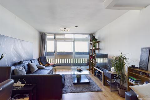 2 bedroom flat to rent, 137 Finchley Road, London