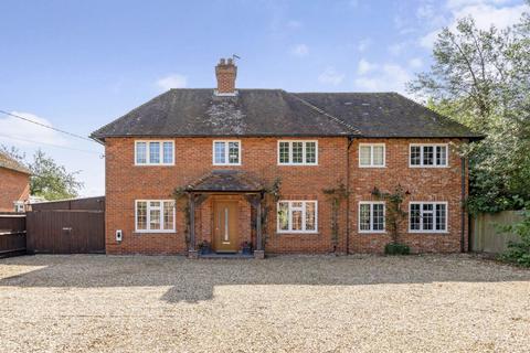 undefined, Southend Bradfield - wonderful views, walk to the village shop & post office, cricket pitch, pub/restaurant