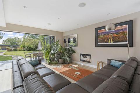 undefined, Southend Bradfield - wonderful views, walk to the village shop & post office, cricket pitch, pub/restaurant