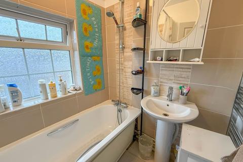 3 bedroom semi-detached house for sale, Holmside Rise, Watford, WD19