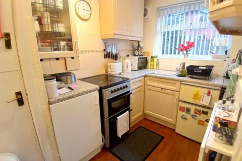 2 bedroom flat for sale, Simon Close, Nuneaton