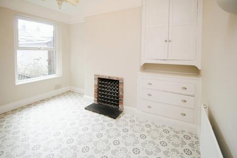 3 bedroom end of terrace house to rent, Hobson Street, Cheshire SK11