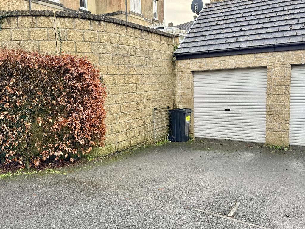 Garage &amp; Parking Space